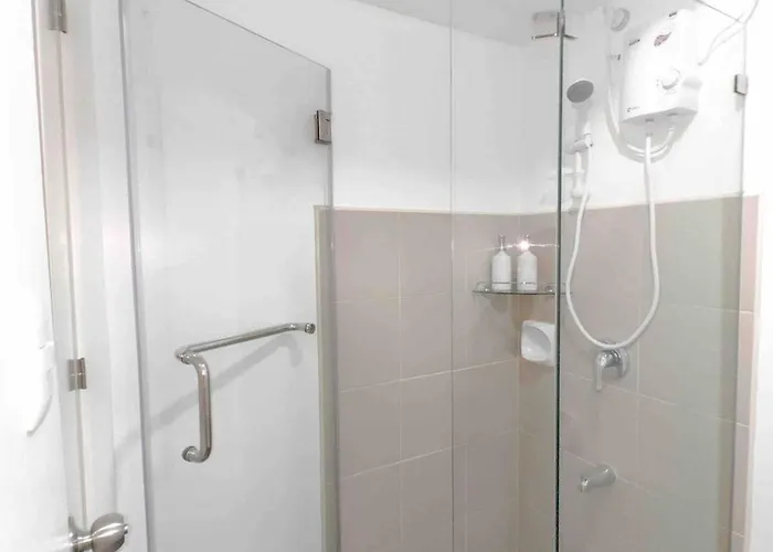 Apartment Casa Siempre's At Avida Riala Towers - 5 Minutes Walk To Ayala Bloc, With 3 Pools, Fast Wi-fi, & Views Inside It Park