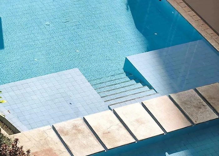 Apartment Casa Siempre's At Avida Riala Towers - 5 Minutes Walk To Ayala Bloc, With 3 Pools, Fast Wi-fi, & Views Inside It Park