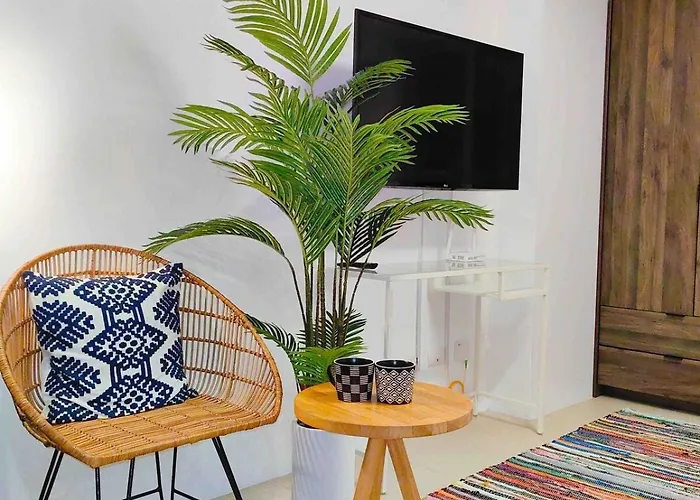 Casa Siempre's At Avida Riala Towers - 5 Minutes Walk To Ayala Bloc, With 3 Pools, Fast Wi-fi, & Views Inside It Park Apartment